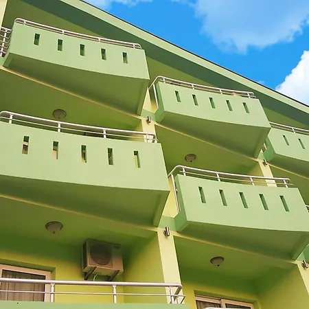 Green Dolphin Bar Exterior photo
