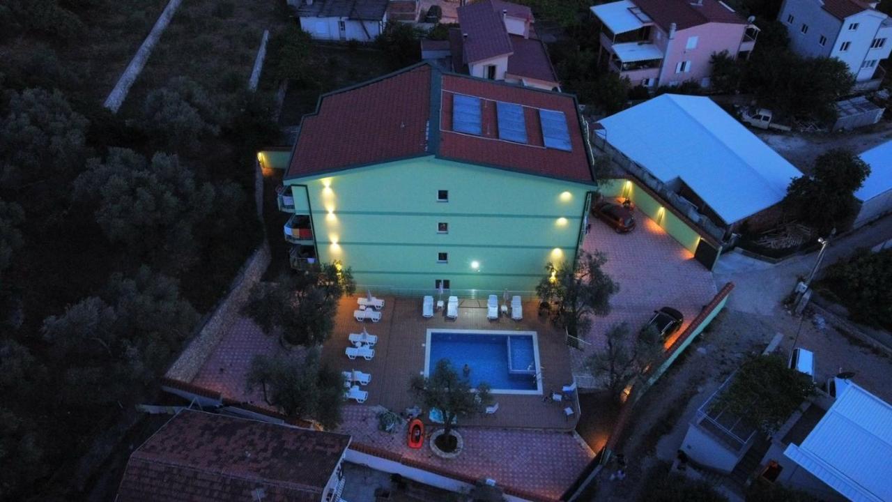 Dolphin Appartement Bar